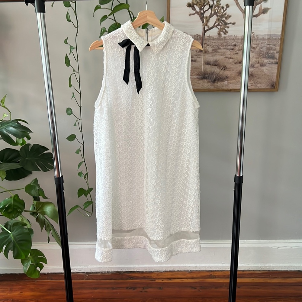 Alice + Olivia White Lace Sleeveless Dress with Black Bow Collar